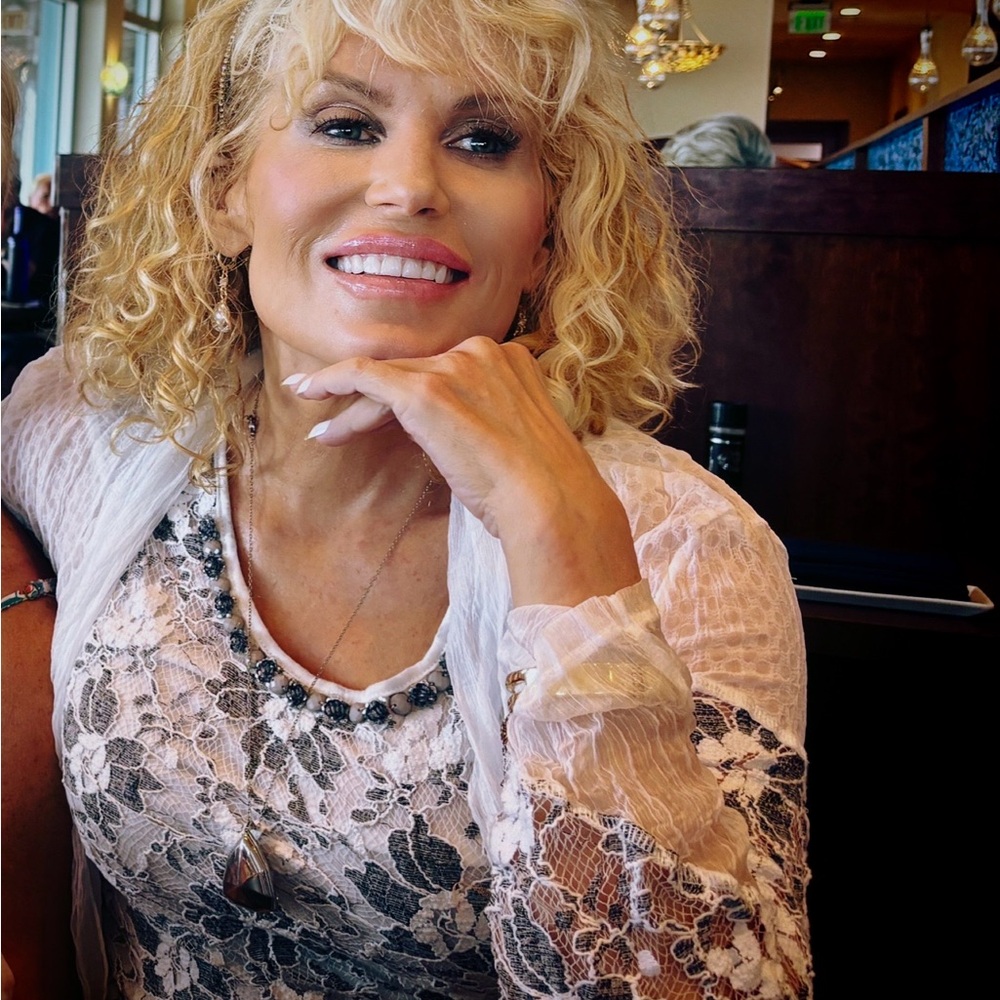 Meet your Posher, Wendy